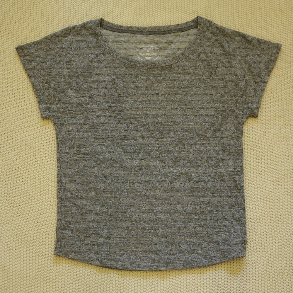 NWOT Oiselle Textured top, Size 8